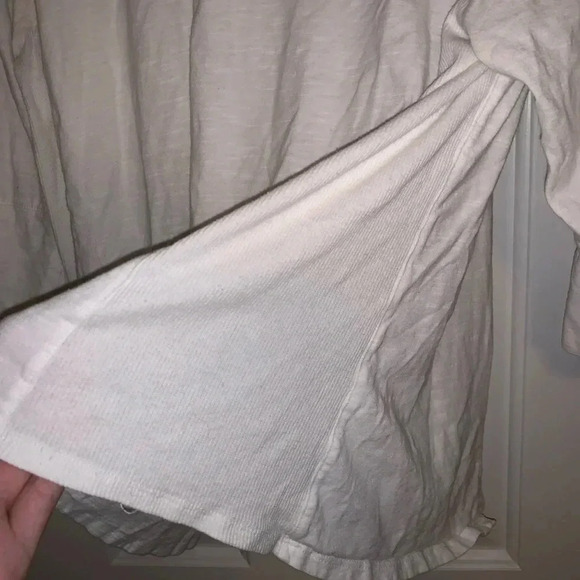 Quarter Sleeve Button Down Blouse - Picture 5 of 5